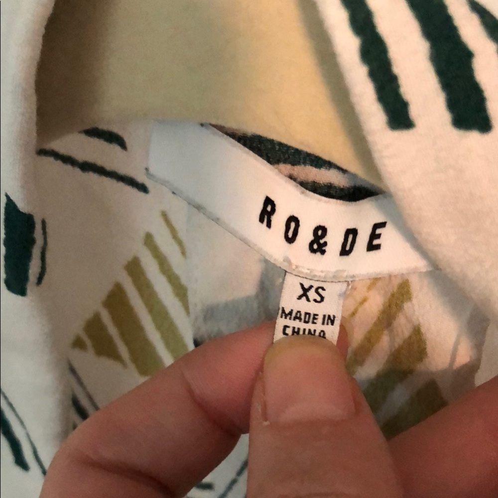 Geometric Patterned Button-Up Shirt - Picture 2 of 4